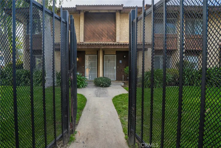 8347 Burnet, North Hills, California 91343