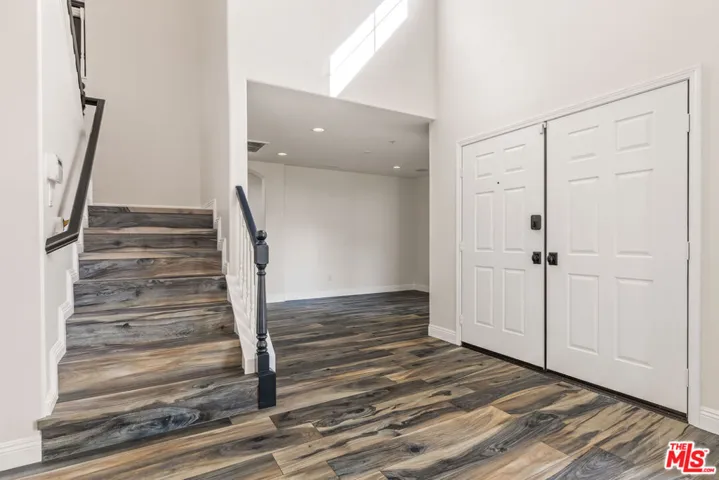 6221 Penfield Avenue, Woodland Hills, California 91367