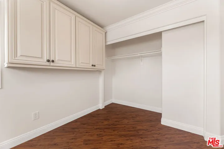 6221 Penfield Avenue, Woodland Hills, California 91367
