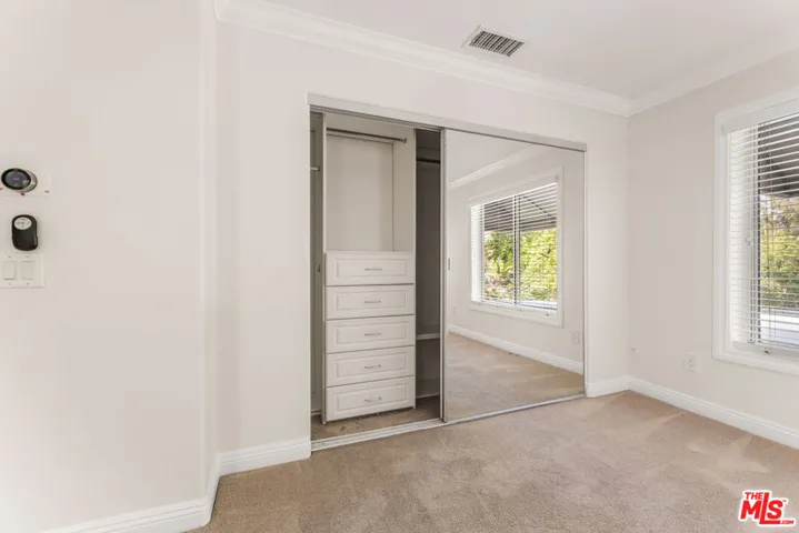 6221 Penfield Avenue, Woodland Hills, California 91367