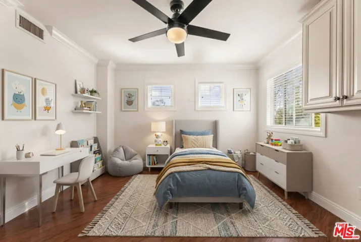 6221 Penfield Avenue, Woodland Hills, California 91367