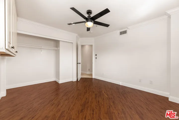 6221 Penfield Avenue, Woodland Hills, California 91367