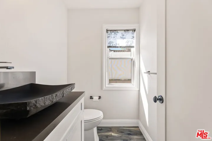 1/2 Bath