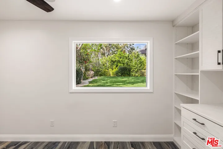 6221 Penfield Avenue, Woodland Hills, California 91367