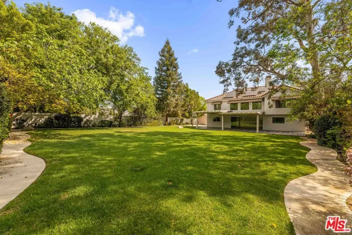 6221 Penfield Avenue, Woodland Hills, California 91367