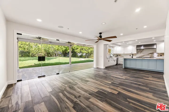6221 Penfield Avenue, Woodland Hills, California 91367