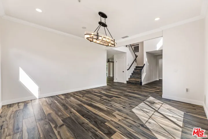 6221 Penfield Avenue, Woodland Hills, California 91367