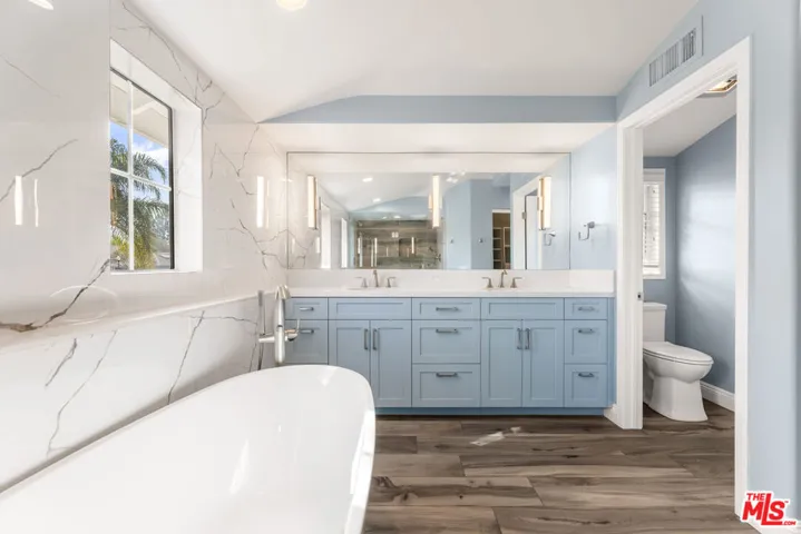 6221 Penfield Avenue, Woodland Hills, California 91367