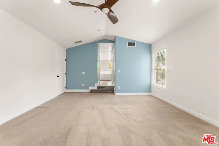 6221 Penfield Avenue, Woodland Hills, California 91367