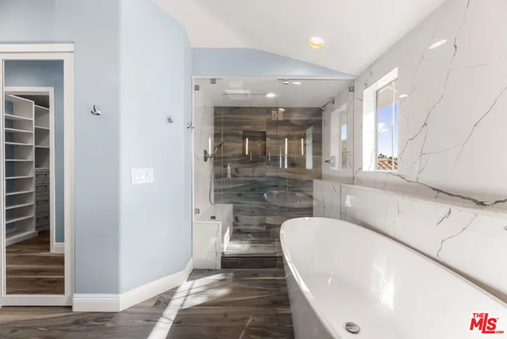 6221 Penfield Avenue, Woodland Hills, California 91367