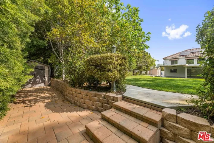 6221 Penfield Avenue, Woodland Hills, California 91367