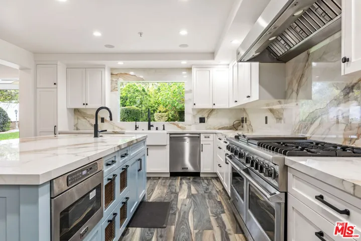 6221 Penfield Avenue, Woodland Hills, California 91367