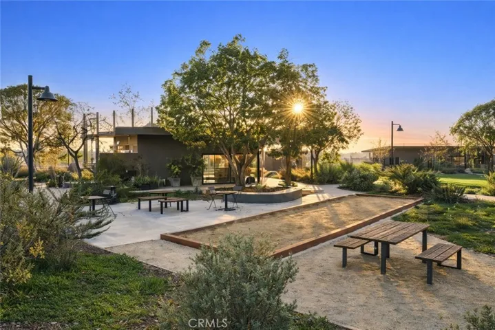 251 Follyhatch, Irvine, California 92618