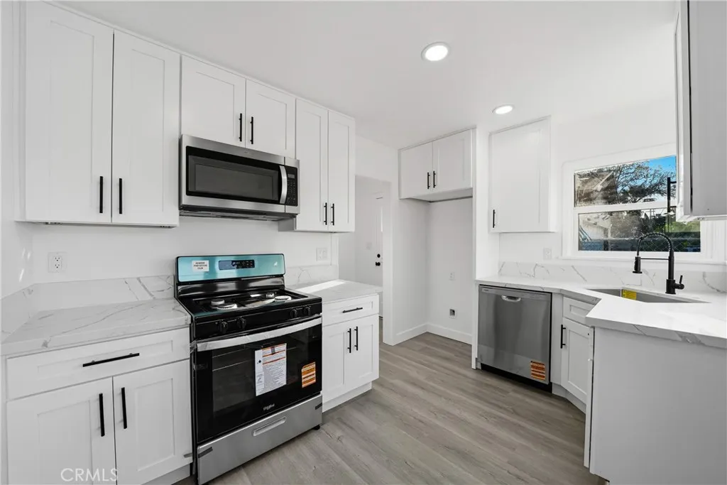 652 Lincoln, Pomona, California 91767 home-pic-10