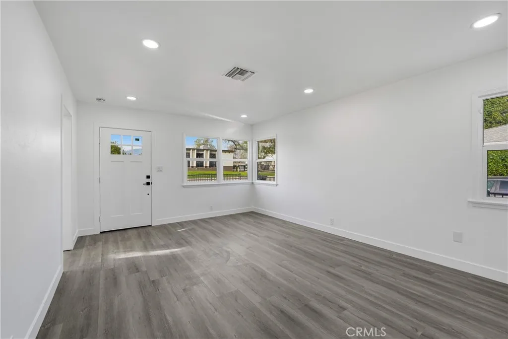 652 Lincoln, Pomona, California 91767 home-pic-6