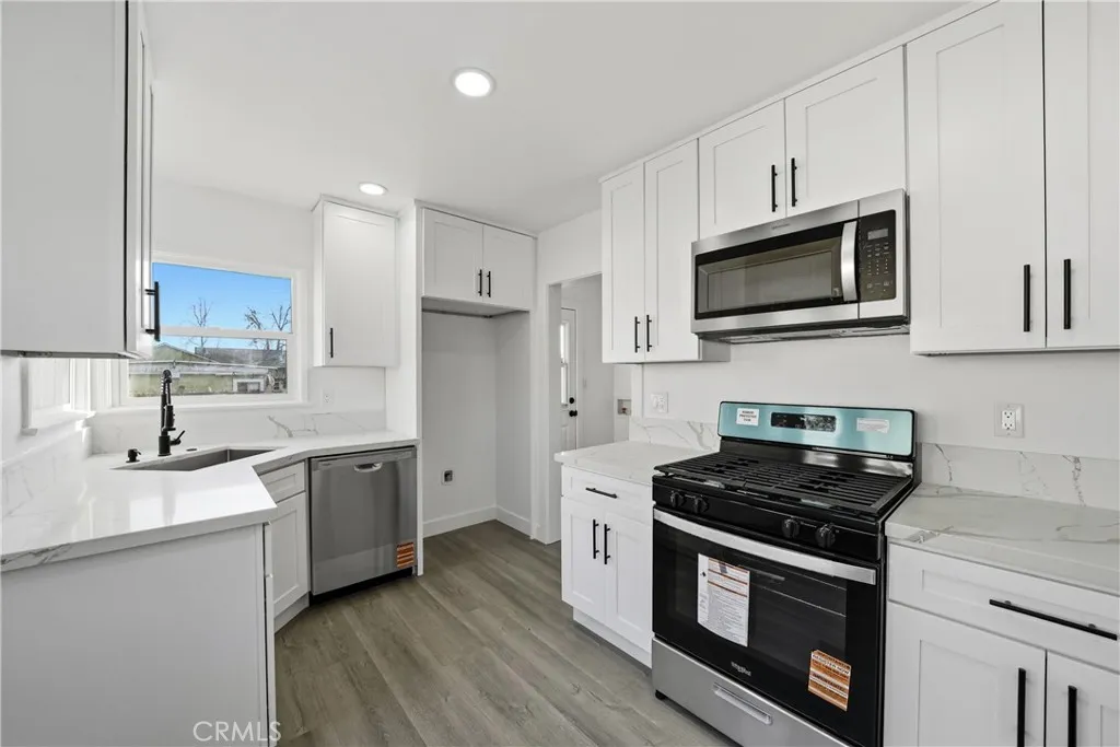 652 Lincoln, Pomona, California 91767 home-pic-27