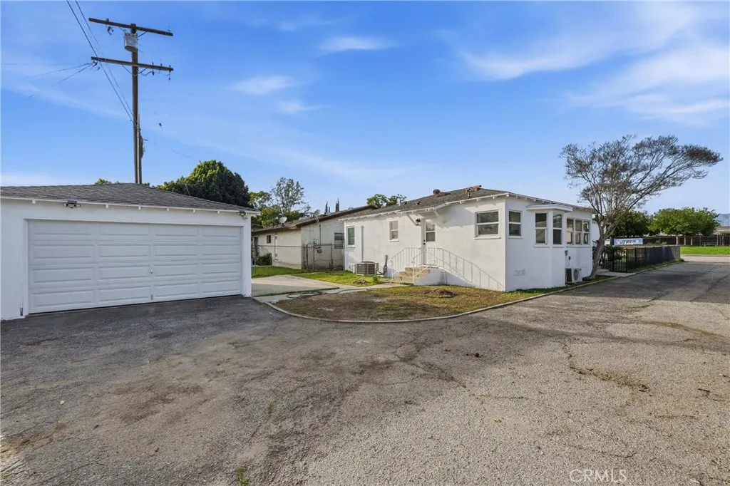 652 Lincoln, Pomona, California 91767 home-pic-4
