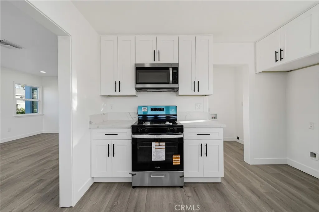 652 Lincoln, Pomona, California 91767 home-pic-12