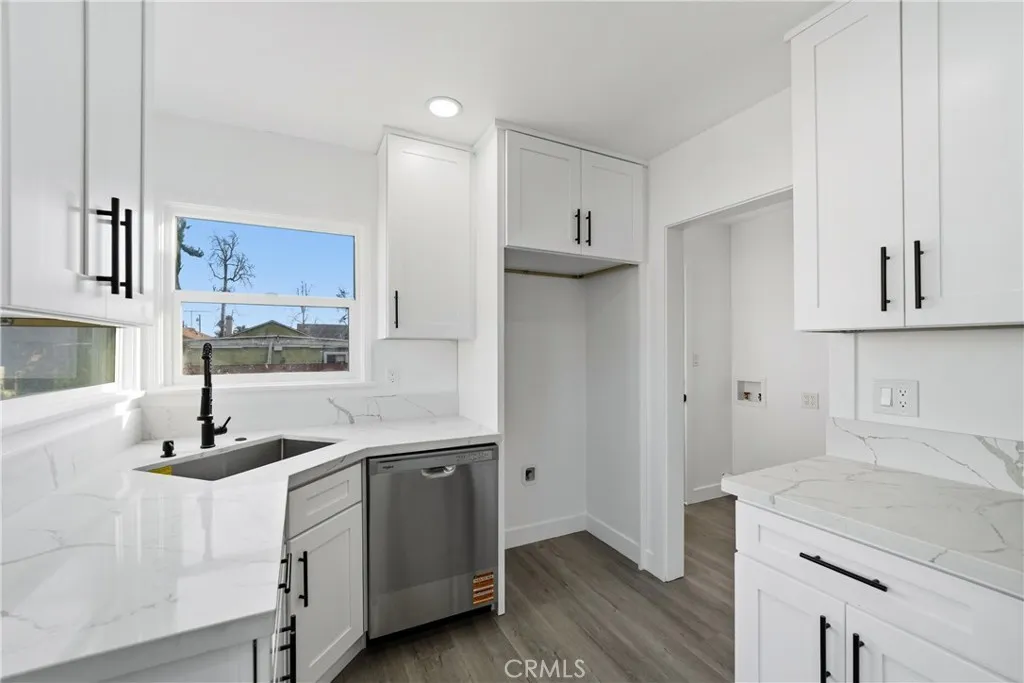 652 Lincoln, Pomona, California 91767 home-pic-28