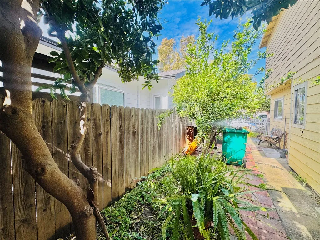 812 E 8th Street, Long Beach, California 90813 home-pic-25