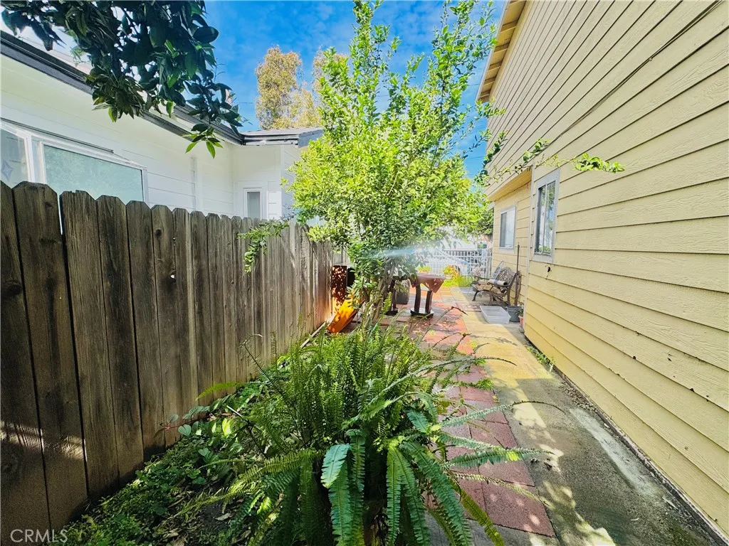 812 E 8th Street, Long Beach, California 90813 home-pic-26