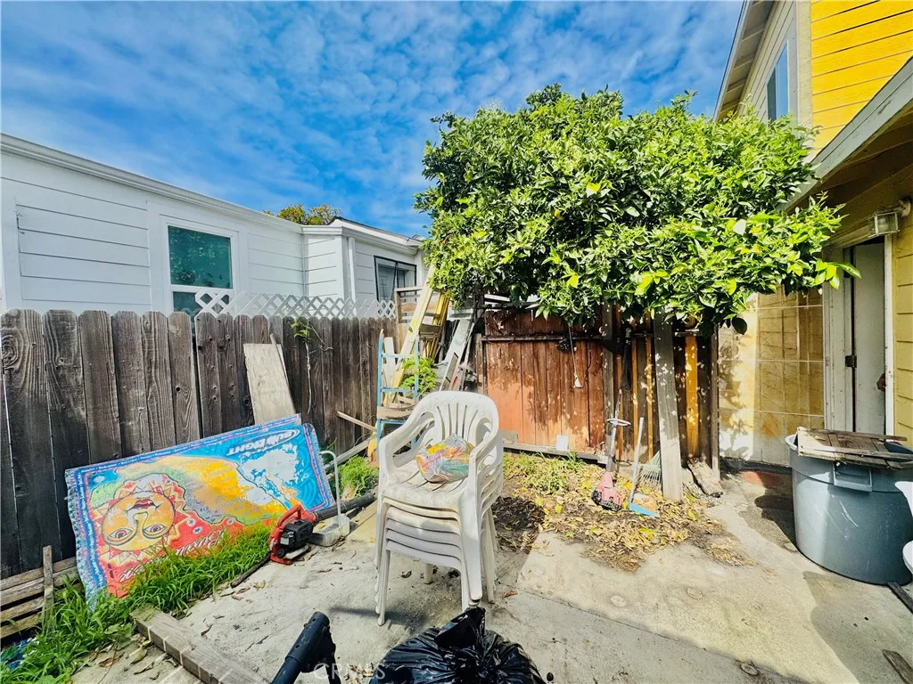 812 E 8th Street, Long Beach, California 90813 home-pic-24