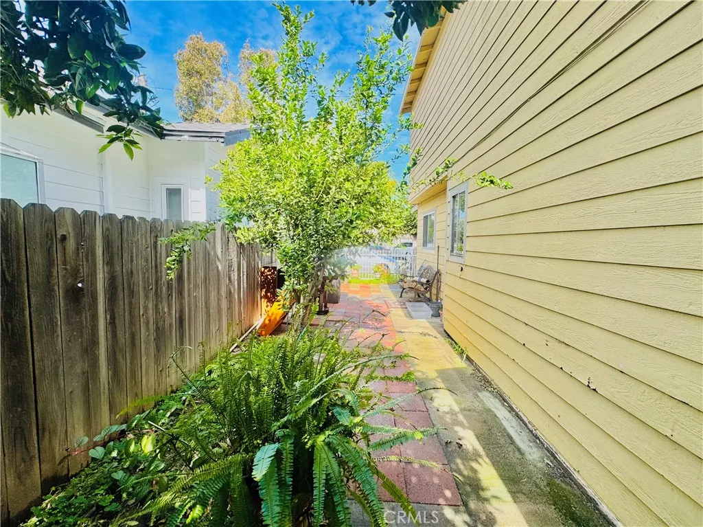 812 E 8th Street, Long Beach, California 90813 home-pic-27