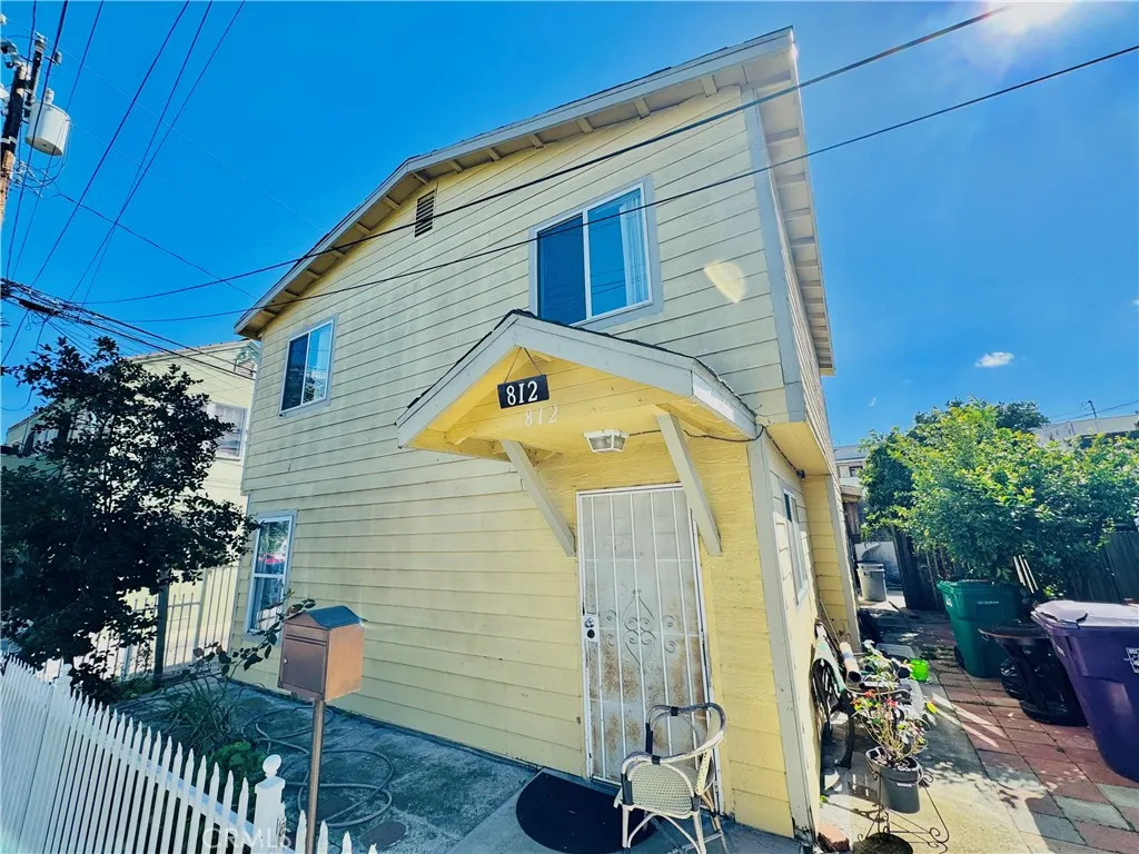 812 E 8th Street, Long Beach, California 90813 home-pic-1