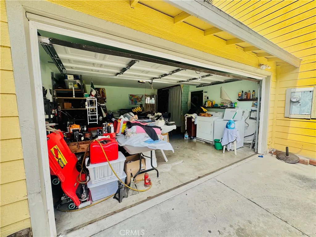 812 E 8th Street, Long Beach, California 90813 home-pic-22