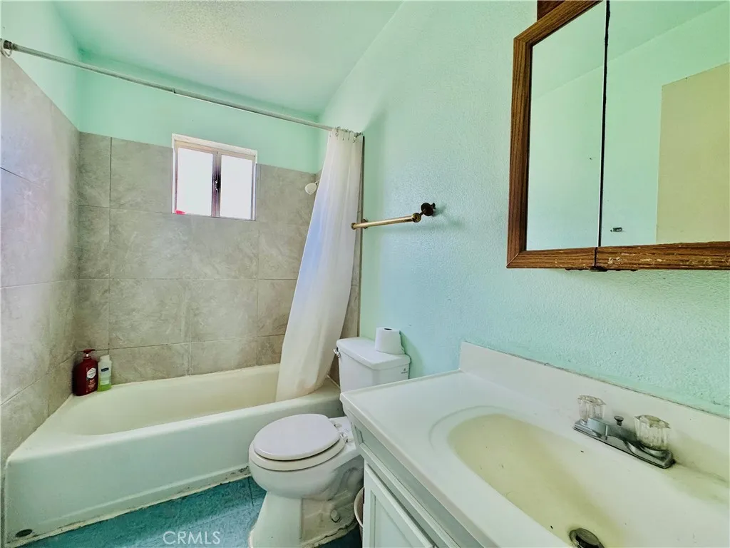 812 E 8th Street, Long Beach, California 90813 home-pic-38
