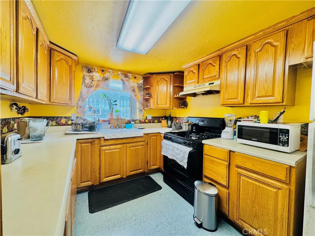 812 E 8th Street, Long Beach, California 90813 home-pic-13