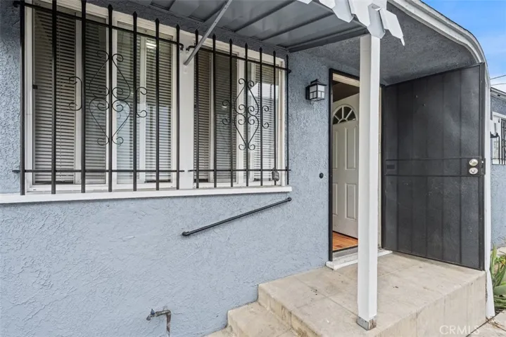 3 bd 1 ba single family home.