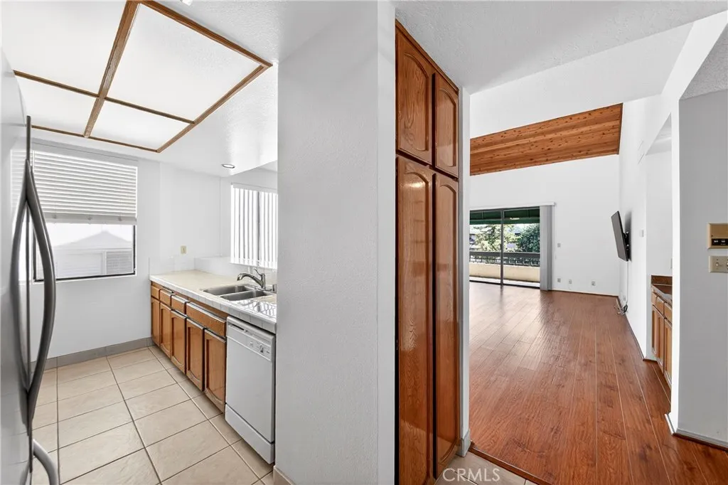 435 S La Fayette Park Place 318, Los Angeles, California 90057 home-pic-16
