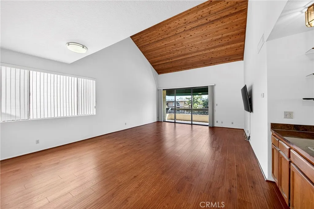 435 S La Fayette Park Place 318, Los Angeles, California 90057 home-pic-8