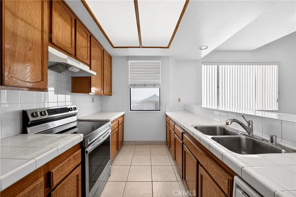 435 S La Fayette Park Place 318, Los Angeles, California 90057 home-pic-17