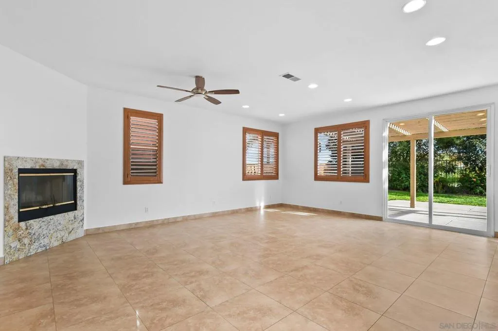 972 Merced River Rd, Chula Vista, California 91913 home-pic-16