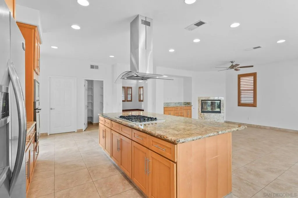 972 Merced River Rd, Chula Vista, California 91913 home-pic-13