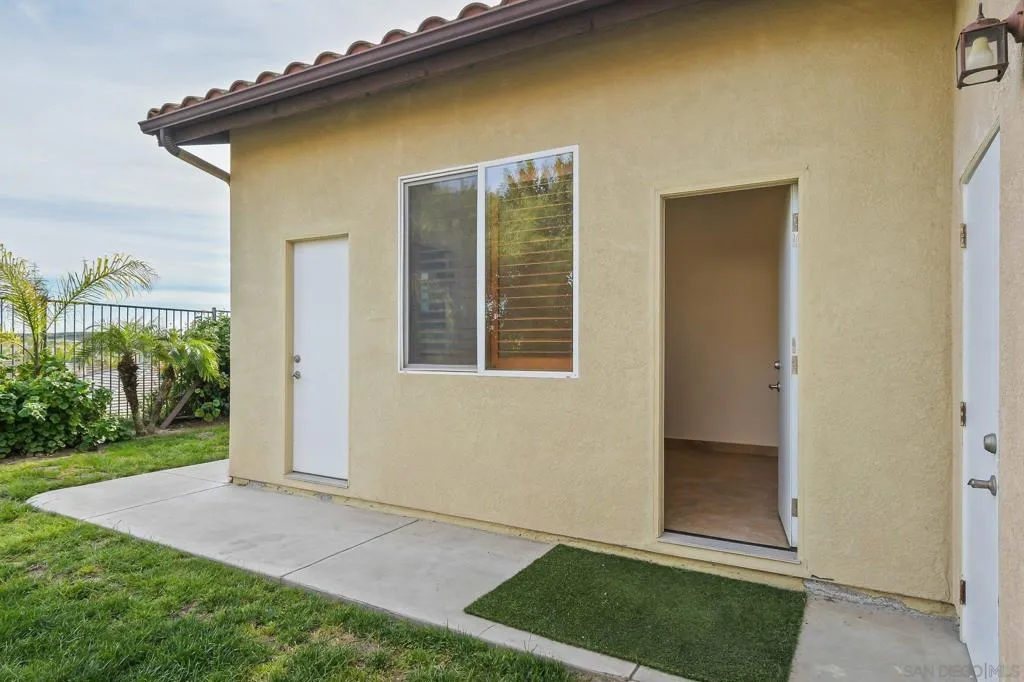 972 Merced River Rd, Chula Vista, California 91913 home-pic-36