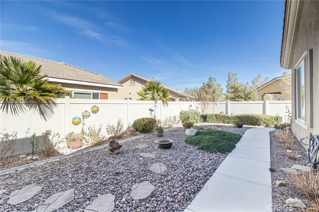 19484 Lynbrook, Apple Valley, California 92308 home-pic-19