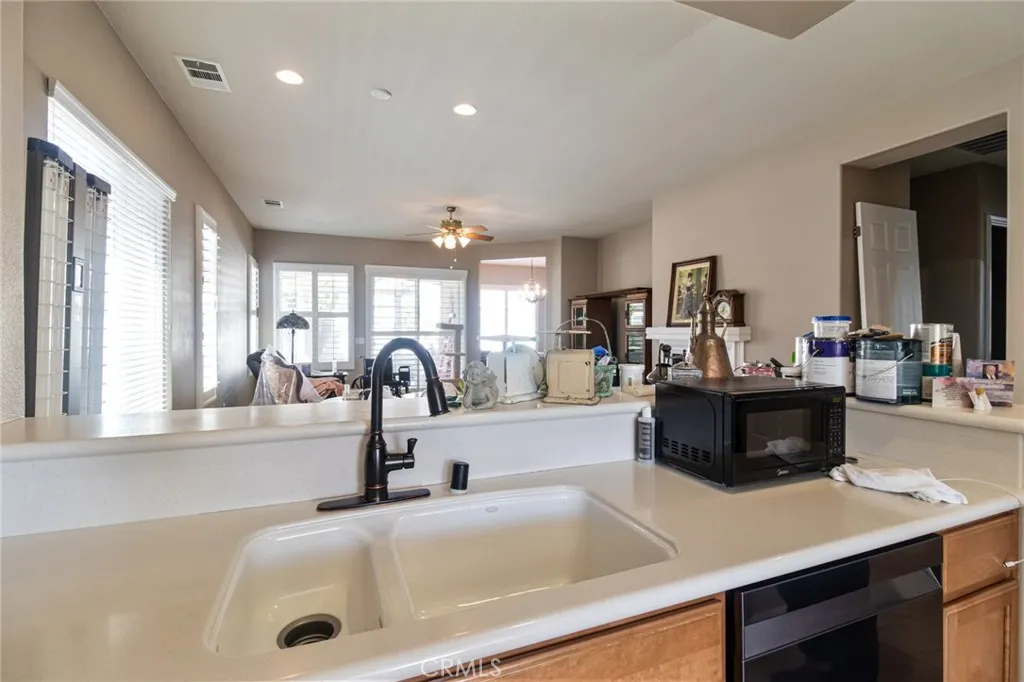 19484 Lynbrook, Apple Valley, California 92308 home-pic-3