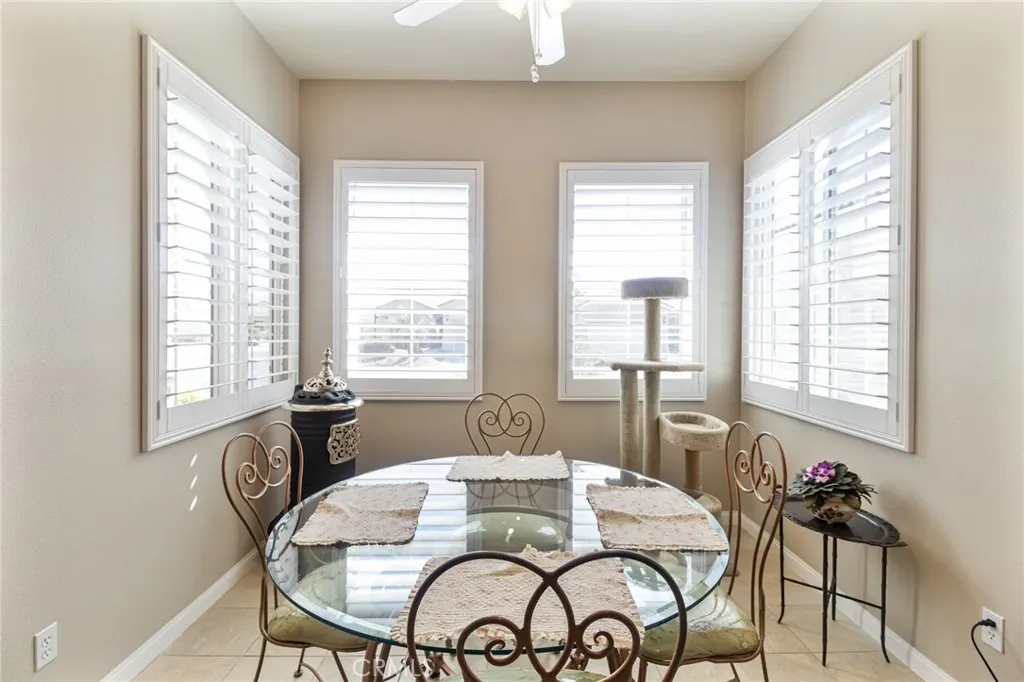 19484 Lynbrook, Apple Valley, California 92308 home-pic-10
