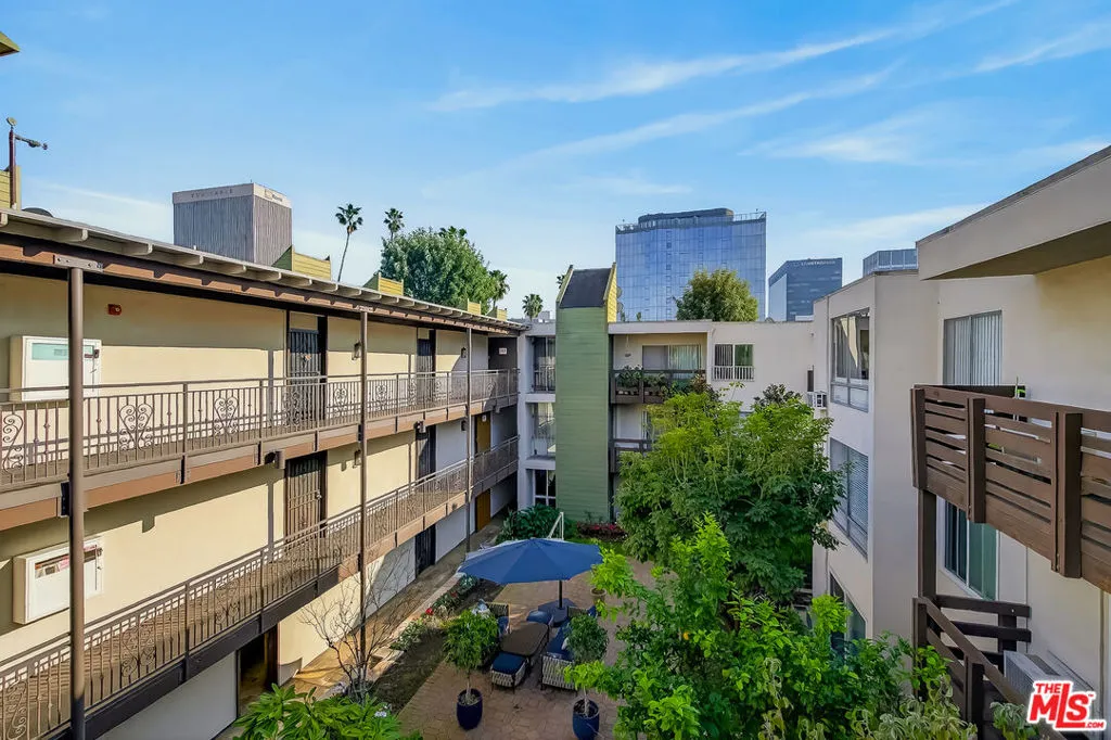 525 S Ardmore Avenue 351, Los Angeles, California 90020 home-pic-11