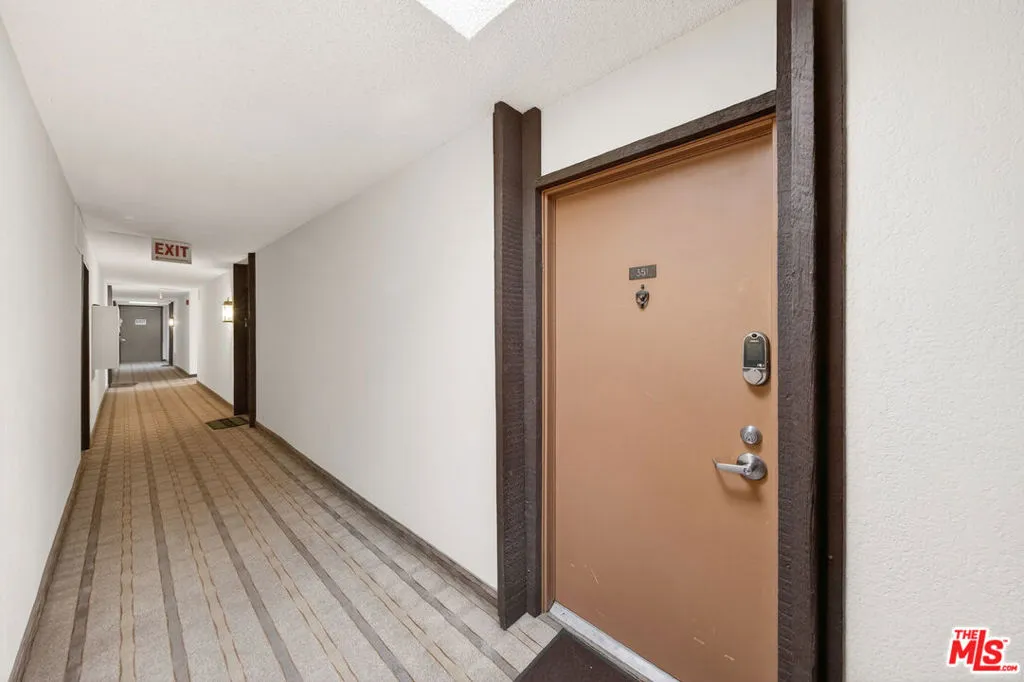 525 S Ardmore Avenue 351, Los Angeles, California 90020 home-pic-10