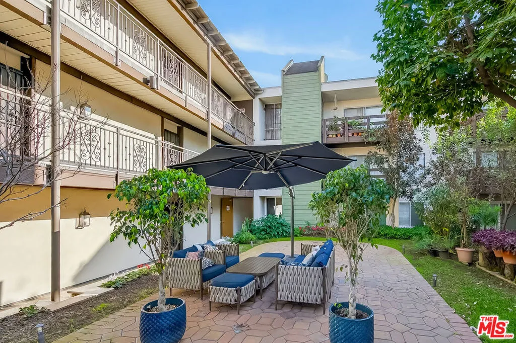 525 S Ardmore Avenue 351, Los Angeles, California 90020 home-pic-16