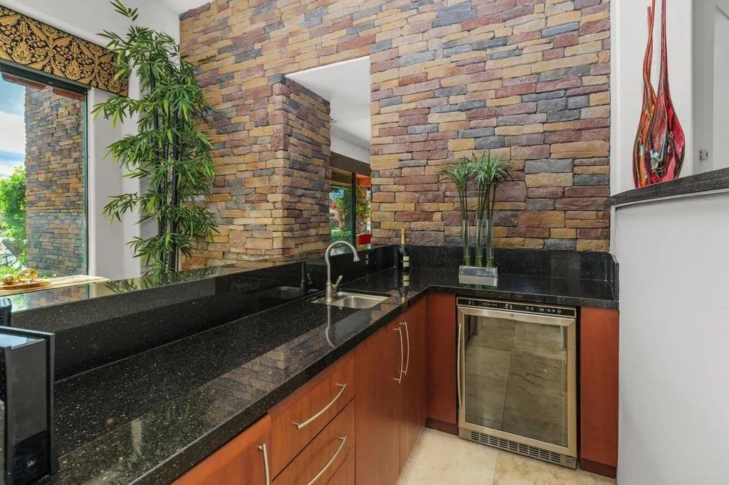 50220 Via Puente, La Quinta, California 92253 home-pic-17