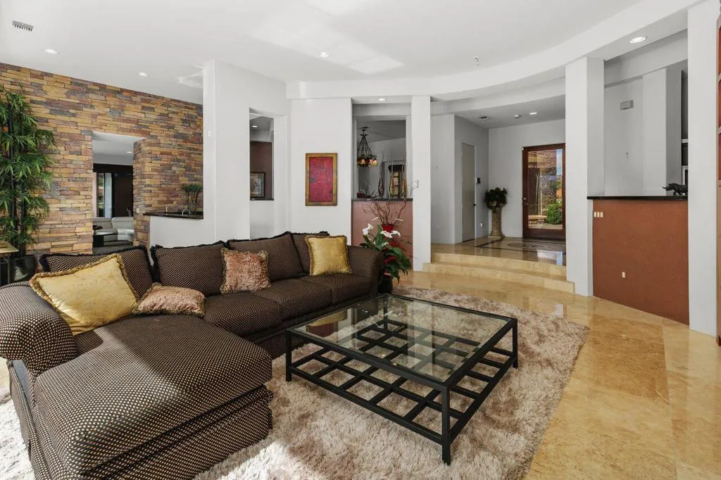 50220 Via Puente, La Quinta, California 92253 home-pic-9