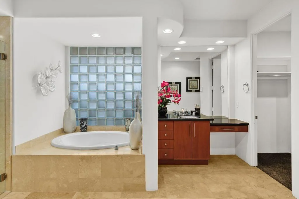 50220 Via Puente, La Quinta, California 92253 home-pic-24