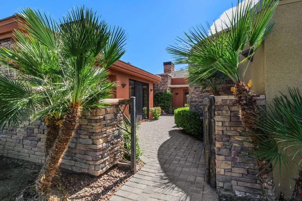50220 Via Puente, La Quinta, California 92253 home-pic-5