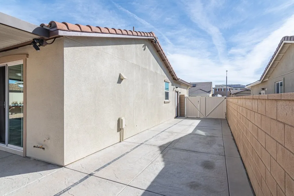 34701 Portarosa Street, Winchester, California 92596 home-pic-36
