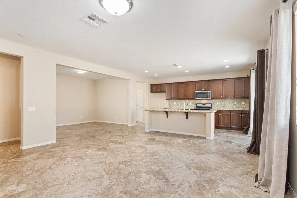 34701 Portarosa Street, Winchester, California 92596 home-pic-12